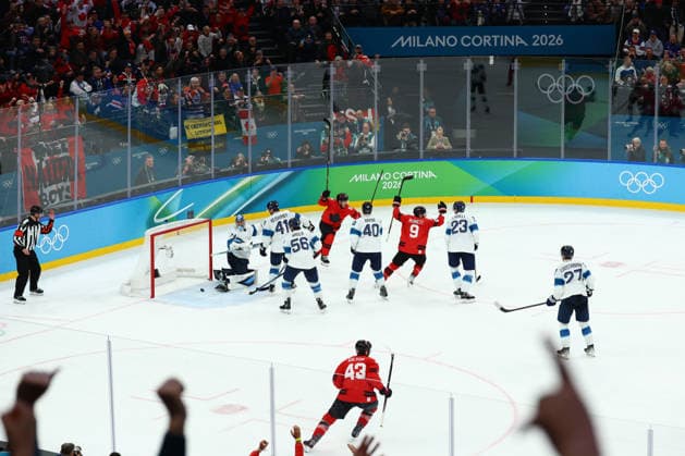 February 20, 2026, Milan, Lombardy, Italy: SHEA THEODORE 27 of Canada scores his side s second goal and ties the Semifinal game between Team Canada (CAN) and Team Finland (FIN) at the Milano Cortina 2026 Olympic Games, Olympische Spiele, Olympia, OS Olympics 2026: Milano Cortina: Ice hockey, Eishockey Men s Semifinal: CAN 3:2 FIN  - ZUMAc179 20260220_oly_c179_106 Copyright: xMickaelxChavetx