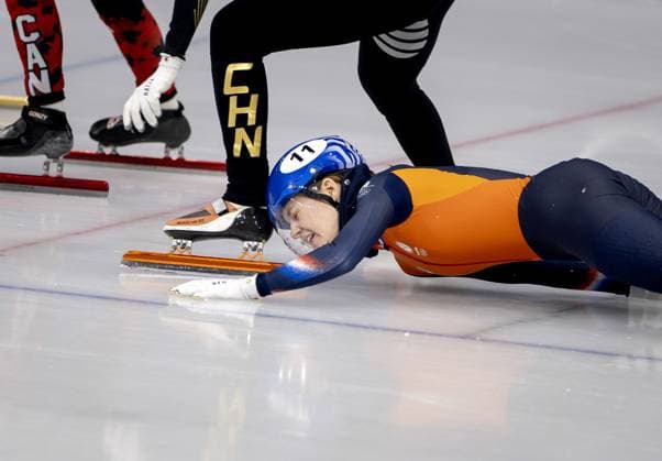 MILAN - Michelle Velzeboer during the 1500-meter short track Speed skating, Eisschnelllauf quarterfinals at the Milan Ice Skating Arena at the Milan Winter Olympics. IRIS VAN DEN BROEK ANP xVIxANPxSportx xxANPxIVx 551306351 originalFilename: 551306351.jpg