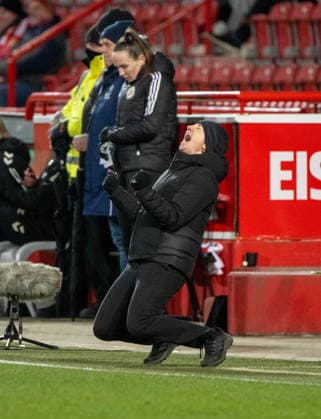 Soccer, Women, Season 2025 2026, Google Pixel Women Bundesliga 19 Matchday , 1 FC Union Berlin 1 FC Köln, Coach Ailien Poese 1 FC Union , Cheering after final whistle, 20 02 2026, Copyright: xMatthiasxKochx
