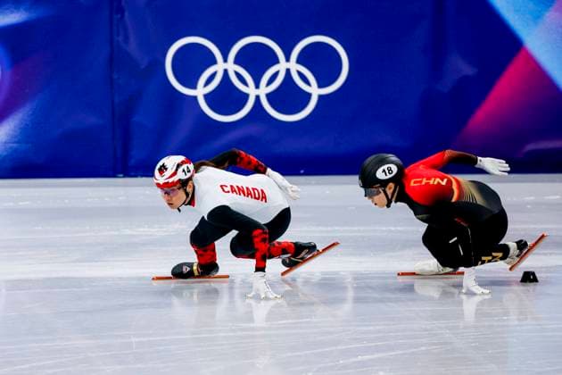 Courtney Sarault of Canada and Li Gong of China Women s 1500m Quarterfinals, Milano Cortina 2026 Winter Olympics: Day 14, Short Track Speed skating, Eisschnelllauf - Milano Cortina 2026 Winter Olympics: Day 14, Milano Speed Skating Stadium, February 20, 2026, Milan, Italy.