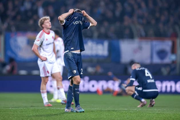 20 02 2026, Football, VfL Bochum 1 FC Nürnberg, 2 Fußball Bundesliga, 23 Matchday, Vonovia Ruhrstadion, Season 2025 2026 Mixed feelings among the players after the 1 1 draw Noah Loosli VfL Bochum 20 disappointed Disappointment DFB regulations prohibit any use of photographs as image sequences and or quasi video North Rhine-Westphalia Germany