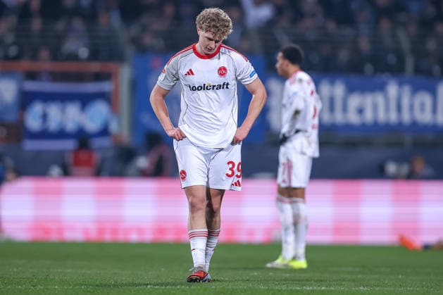 20 02 2026, Football, VfL Bochum 1 FC Nuremberg, 2 Fußball Bundesliga, 23 Matchday, Vonovia Ruhrstadion, Season 2025 2026 Mixed feelings among the players after the 1 1 draw Piet Scobel 1FC Nuernberg 39 disappointed Disappointment DFB regulations prohibit any use of photographs as image sequences and or quasi video Nordrhein Westfalen Germany