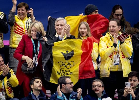 MILAN - Queen Mathilde, King Philippe, and Princess Eleonore of Belgium during the 1500-meter short track Speed skating, Eisschnelllauf quarterfinals at the Milan Ice Skating Arena at the Milan Winter Olympics. ROBIN VAN LONKHUIJSEN ANP xVIxANPxSportx xxANPxIVx 551307164 originalFilename: 551307164.jpg