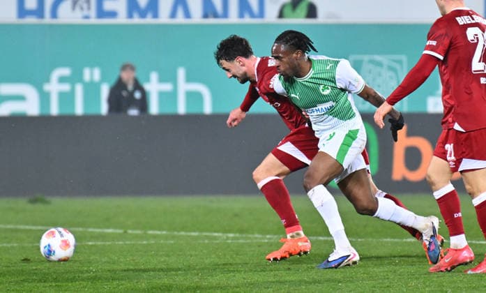 20 02 2026 Soccer Season 2025 2026 2 Soccer Bundesliga 23 Matchday SpVgg Greuther Fürth Kleeblatt SGF DSC Arminia Bielefeld Sportfoto Zink xwoxzix DFL regulations prohibit any use of photographs as image sequences and or quasi video only for editorial use Maximilian Bauer 5, Arminia Bielefeld Noel Futkeu 9, SpVgg Greuther Fürth