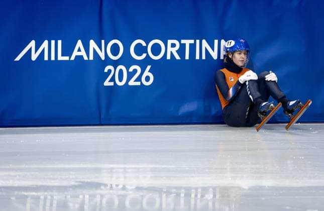 MILAN - Michelle Velzeboer during the 1500-meter short track Speed skating, Eisschnelllauf quarterfinals at the Milan Ice Skating Arena at the Milan Winter Olympics. IRIS VAN DEN BROEK ANP xVIxANPxSportx xxANPxIVx 551307409 originalFilename: 551307409.jpg
