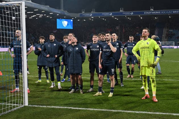 Bochum players after the match 20 02 2026, Soccer 2 Bundesliga, Season 2025 2026, Matchday 23, VfL Bochum 1 FC Nürnberg DFL regulations prohibit any use of photographs as image sequences and or quasi video Bochum Vonovia Ruhrstadion Nordrhein Westfalen Germany Team2