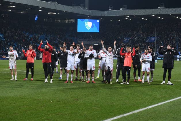 Soccer 2 Bundesliga 23 Matchday VfL Bochum 1 FC Nürnberg on 20 02 2026 at Vonovia Ruhrstadion in Bochum Nuremberg players celebrate the point win with their fans DFL regulations prohibit any use of photographs as image sequences and or quasi video xRx
