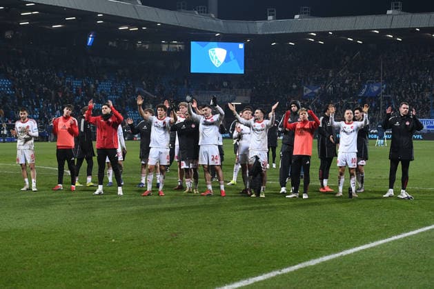 Soccer 2 Bundesliga 23 Matchday VfL Bochum 1 FC Nürnberg on 20 02 2026 at Vonovia Ruhrstadion in Bochum Nuremberg players celebrate the point win with their fans DFL regulations prohibit any use of photographs as image sequences and or quasi video xRx