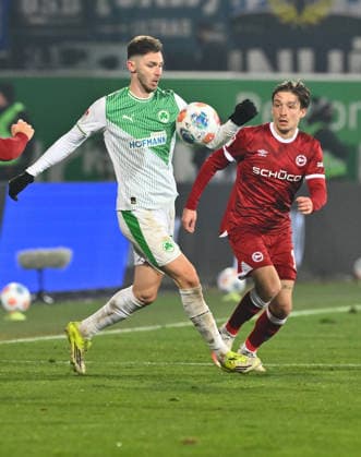 20 02 2026 Soccer Season 2025 2026 2 Soccer Bundesliga 23 Matchday SpVgg Greuther Fürth Kleeblatt SGF DSC Arminia Bielefeld Sportfoto Zink xwoxzix DFL regulations prohibit any use of photographs as image sequences and or quasi video only for editorial use Branimir Hrgota 10, SpVgg Greuther Fürth Marvin Mehlem 10, Arminia Bielefeld