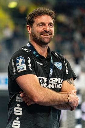 20 02 2026, xdaymx, Handball Daikin HBL, Rhein Neckar Loewen TBV Lemgo Lippe smiling and beaming coach Florian Kehrmann at the away game at Rhein Neckar Löwen DFL DFB REGULATIONS PROHIBIT ANY USE OF PHOTOGRAPHS as IMAGE SEQUENCES and or QUASI VIDEO Mannheim