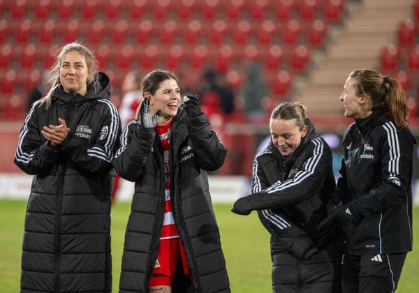 Soccer, Women, Season 2025 2026, Google Pixel Women Bundesliga 19 Matchday , 1 FC Union Berlin 1 FC Köln, f l Marina Georgieva 1 FC Union , Eileen Campbell 1 FC Union , Lisa Heiseler 1 FC Union , Katja Orschmann 1 FC Union , Cheering after the final whistle, 20 02 2026, Copyright: xMatthiasxKochx