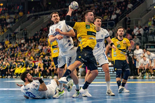 20 02 2026, xdaymx, Handball Daikin HBL, Rhein Neckar Loewen TBV Lemgo Lippe Jannik Kohlbacher RNL scoring a goal DFL DFB REGULATIONS PROHIBIT ANY USE OF PHOTOGRAPHS as IMAGE SEQUENCES and or QUASI VIDEO Mannheim