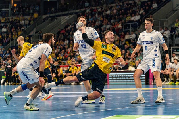20 02 2026, xdaymx, Handball Daikin HBL, Rhein Neckar Loewen TBV Lemgo Lippe Jannik Kohlbacher RNL scoring a goal DFL DFB REGULATIONS PROHIBIT ANY USE OF PHOTOGRAPHS as IMAGE SEQUENCES and or QUASI VIDEO Mannheim