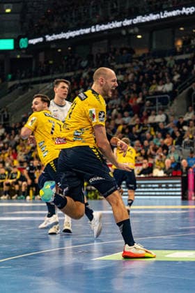 20 02 2026, xdaymx, Handball Daikin HBL, Rhein Neckar Loewen TBV Lemgo Lippe Lukas Sandell RNL jubelt DFL DFB REGULATIONS PROHIBIT ANY USE OF PHOTOGRAPHS as IMAGE SEQUENCES and or QUASI VIDEO Mannheim