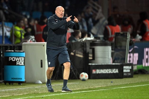 Coach Uwe ROESLER Rösler, BO gestures, gesticulates, gives instructions, Soccer 2 Bundesliga, 23 Matchday 23, VfL Bochum BO 1 FC Nuernberg 1 am 20 02 2026, Vonovia Ruhrstadion Bochum Germany DFL regulations prohibit any use of photographs as image sequences and or quasi video ÃÂ