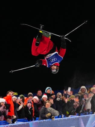 February 20, 2026, Livigno, Italy: Canada s Andrew Longino (8) competes in his first run during the men s freeski halfpipe final at the Milano Cortina 2026 Winter Olympic Games, Olympische Spiele, Olympia, OS in Livigno, Italy on Friday, Feb. 20, 2026. Canada News - February 20, 2026  - ZUMAc35_ 20260220_zaf_c35_109 Copyright: xSeanxKilpatrickx