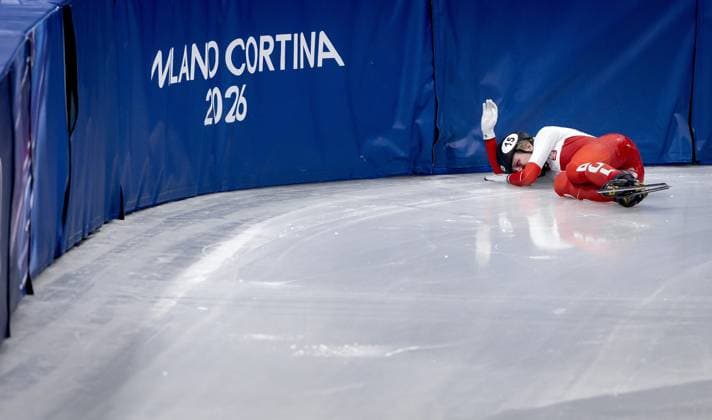 MILAN - Poland s Kamila Sellier was hit in the face by a skate during the 1500-meter short track Speed skating, Eisschnelllauf quarterfinals at the Milan Ice Skating Arena at the Milan Winter Olympics. SEM VAN DER WAL ANP xVIxANPxSportx xxANPxIVx 551309708 originalFilename: 551309708.jpg