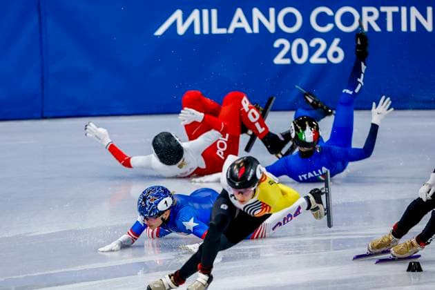 Hanne Desmet of Belgium crash Kamila Sellier-Stormowska of Poland and Arianna Fontana of Italy and Kristen Santos-Griswold of United States of America Women s 1500m Quarterfinals, Milano Cortina 2026 Winter Olympics: Day 14, Short Track Speed skating, Eisschnelllauf - Milano Cortina 2026 Winter Olympics: Day 14, Milano Speed Skating Stadium, February 20, 2026, Milan, Italy.