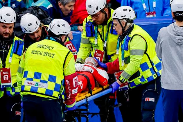 crash and injured Kamila Sellier-Stormowska of Poland receives medical attention after Women s 1500m Quarterfinals, Milano Cortina 2026 Winter Olympics: Day 14, Short Track Speed skating, Eisschnelllauf - Milano Cortina 2026 Winter Olympics: Day 14, Milano Speed Skating Stadium, February 20, 2026, Milan, Italy.