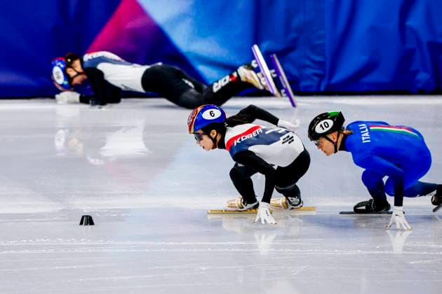 Gilli Kim of Republic of Korea and Arianna Fontana of Italy Women s 1500m Semifinals, Milano Cortina 2026 Winter Olympics: Day 14, Short Track Speed skating, Eisschnelllauf - Milano Cortina 2026 Winter Olympics: Day 14, Milano Speed Skating Stadium, February 20, 2026, Milan, Italy.