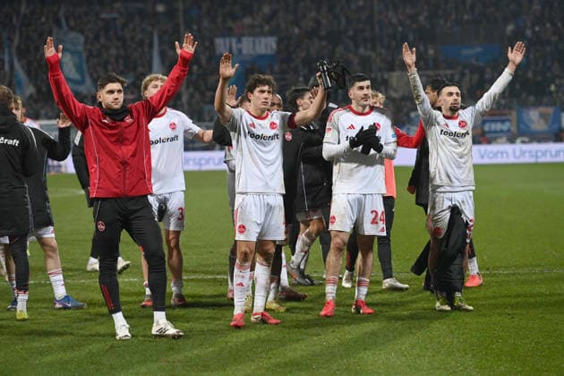 1 FC Nuernberg restrained final cheer, disappointed, disappointment, Enttaeuschung Football 2 Bundesliga, 23 Spieltag, matchday 23, VfL Bochum BO 1 FC Nuernberg 1 1 am 20 02 2026, Vonovia Ruhrstadion Bochum Germany DFL regulations prohibit any use of photographs as image sequences and or quasi video ÃÂ