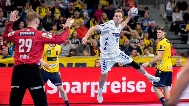 from left David Späth goalkeeper, RNL, 29 , Tim Nothdurft RNL, 8 , Bobby Schagen TBV, 14 , Sebastian Heymann RNL, 13 , during jump shot, throw, goal shot, action, action, game scene, 20 02 2026, Mannheim Germany , Handball, Bundesliga, Rhein Neckar Löwen TBV Lemgo Lippe xozx