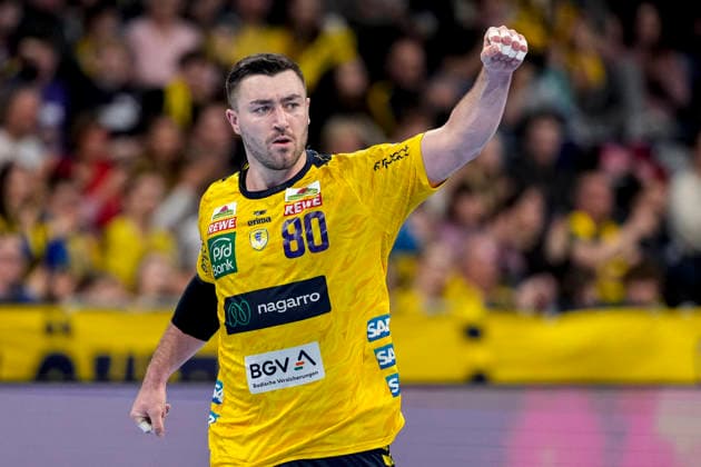Goalscorer Jannik Kohlbacher RNL, 80 , Rhein Neckar Löwen player, celebrates a goal, cheer, cheering, goal celebration, celebrate the goal, goal, celebration, cheers about the goal, rejoicing, joy, rejoices, optimistic, positive, game scene, highlight, single picture, single photo, action, action, 20 02 2026, Mannheim Germany , Handball, Bundesliga, Rhein Neckar Löwen TBV Lemgo Lippe xozx