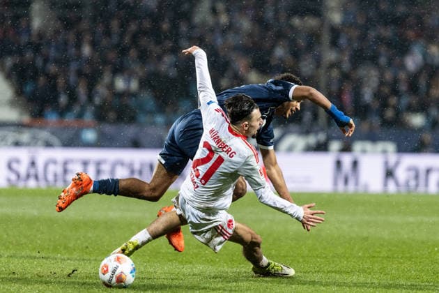 2 Fußball Bundesliga VfL Bochum 1 FC Nürnberg 20 02 2026 Maximilian Wittek VfL Bochum, 32 , Berkay Yilmaz 1 FC Nürnberg, 21 2 Fußball Bundesliga VfL Bochum 1 FC Nürnberg Vonovia Ruhrstadion, Bochum 20 02 2026 DFL regulations prohibit any use of photographs as image sequences and or quasi video Copyright: xBEAUTIFULxSPORTS Buriakovx