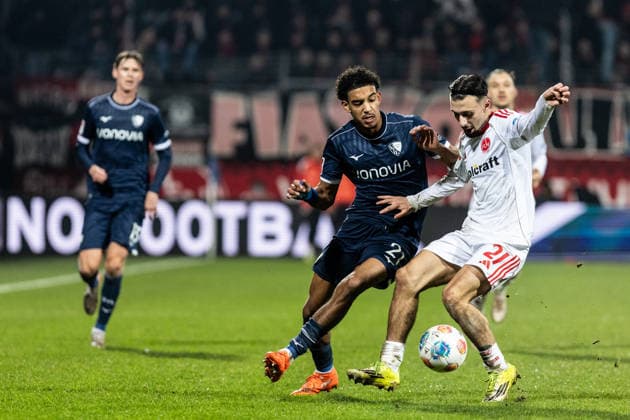 2 Fußball Bundesliga VfL Bochum 1 FC Nürnberg 20 02 2026 Francis Onyeka VfL Bochum, 21 , Berkay Yilmaz 1 FC Nürnberg, 21 2 Fußball Bundesliga VfL Bochum 1 FC Nürnberg Vonovia Ruhrstadion, Bochum 20 02 2026 DFL regulations prohibit any use of photographs as image sequences and or quasi video Copyright: xBEAUTIFULxSPORTS Buriakovx