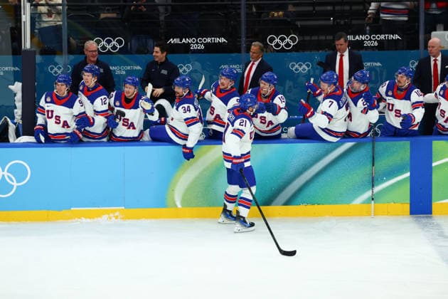 February 20, 2026, Milan, Lombardy, Italy: DYLAN LARKIN of USA scores his side s first goal in the semifinal game between Team United States (USA) and Team Slovakia (SVK) at the Milano Cortina 2026 Olympic Games, Olympische Spiele, Olympia, OS Olympics 2026: Milano Cortina: Ice hockey, Eishockey Men s Semifinal: USA:SVK  - ZUMAc179 20260220_oly_c179_123 Copyright: xMickaelxChavetx