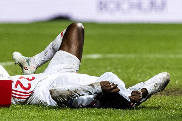 2 Fußball Bundesliga VfL Bochum 1 FC Nürnberg 20 02 2026 Rabby Nzingoula 1 FC Nürnberg, 22 on the pitch after the injury 2 Fußball Bundesliga VfL Bochum 1 FC Nürnberg Vonovia Ruhrstadion, Bochum 20 02 2026 DFL regulations prohibit any use of photographs as image sequences and or quasi video Copyright: xBEAUTIFULxSPORTS Buriakovx
