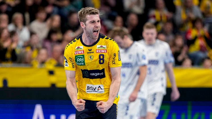 Goalscorer Tim Nothdurft RNL, 8 , Rhein Neckar Löwen player, celebrates a goal, cheers, cheer, goal celebration, celebrate the goal, goal, celebration, cheers about the goal, rejoicing, joy, optimistic, positive, game scene, highlight, single picture, single photo, action, action, 20 02 2026, Mannheim Germany , Handball, Bundesliga, Rhein Neckar Löwen TBV Lemgo Lippe xozx