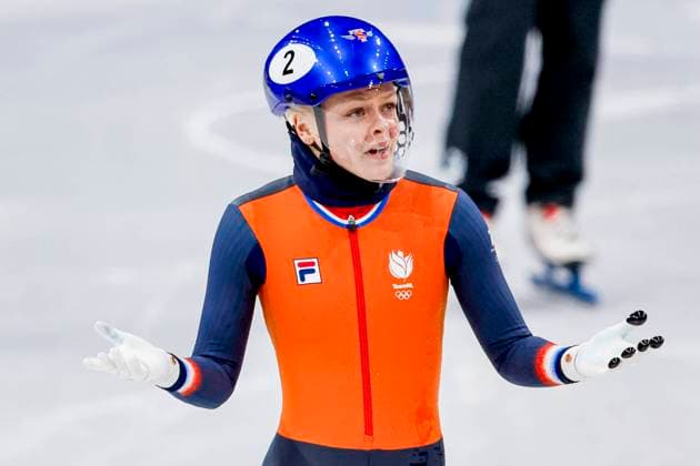 crash Xandra Velzeboer of the Netherlands in disblief after Women s 1500m Semifinals, Milano Cortina 2026 Winter Olympics: Day 14, Short Track Speed skating, Eisschnelllauf - Milano Cortina 2026 Winter Olympics: Day 14, Milano Speed Skating Stadium, February 20, 2026, Milan, Italy.