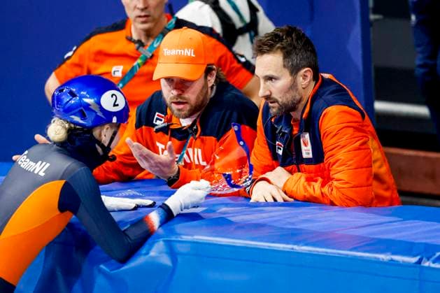 Haralds Silovs of TeamNL and national coach Niels Kerstholt of TeamNL talks with Xandra Velzeboer of the Netherlands after Women s 1500m Semifinals, Milano Cortina 2026 Winter Olympics: Day 14, Short Track Speed skating, Eisschnelllauf - Milano Cortina 2026 Winter Olympics: Day 14, Milano Speed Skating Stadium, February 20, 2026, Milan, Italy.
