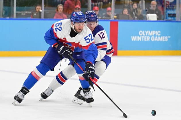 XXV Winter Olympic Games, Olympische Spiele, Olympia, OS in Milan, Italy, on February 20, 2026. Men s Ice hockey, Eishockey semifinal, USA vs Slovakia. From left Martin Marincin of Slovakia and Matt Boldy of USA. (CTKxPhoto MichalxKamaryt) CTKPhotoP2026022010660  CTKPhotoP2026022010660