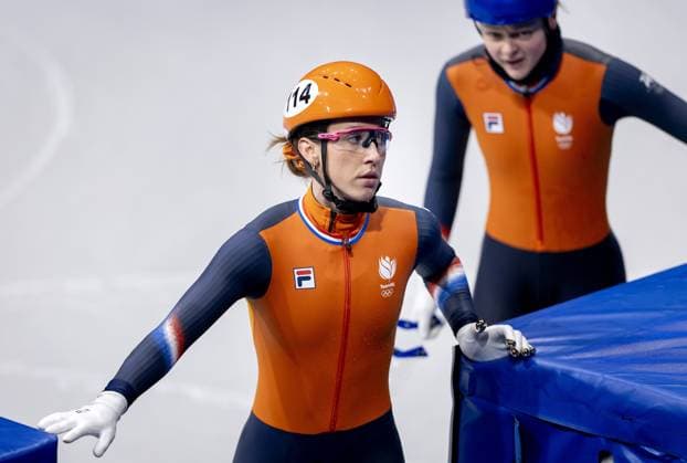 MILAN - Suzanne Schulting and Xandra Velzeboer during the 1500-meter short track Speed skating, Eisschnelllauf semifinals at the Milan Ice Skating Arena at the Milan Winter Olympics. SEM VAN DER WAL ANP xVIxANPxSportx xxANPxIVx 551314496 originalFilename: 551314496.jpg
