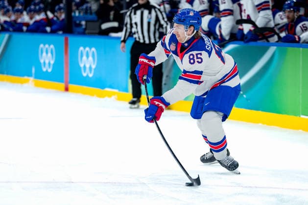OLYMPICS - Winter Olympic Games, Olympische Spiele, Olympia, OS Milano Cortina 2026 MILAN,ITALY,20.FEB.26 - OLYMPICS, Ice hockey, Eishockey - Winter Olympic Games Milano Cortina 2026, semifinal, USA vs Slovakia, men. Image shows Jake Sanderson (USA).  GEPAxpictures xMatthiasxTrinkl