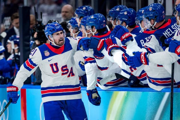 OLYMPICS - Winter Olympic Games, Olympische Spiele, Olympia, OS Milano Cortina 2026 MILAN,ITALY,20.FEB.26 - OLYMPICS, Ice hockey, Eishockey - Winter Olympic Games Milano Cortina 2026, semifinal, USA vs Slovakia, men. Image shows the rejoicing of Dylan Larkin (USA).  GEPAxpictures xMatthiasxTrinkl