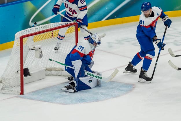 February 20, 2026, Milan, Lombardy, Italy: Samuel Hlavaj 31 of Team Slovakia plays against Team USA in the Mens Team USA Vs Team Slovakia Play-offs Semifinals game at the Milano Santagiulia Ice hockey, Eishockey Arena in MILAN, Italy during the 2026 Milano Cortina Winter Olympics. Olympics 2026: Milano Cortina: Ice Hockey Mens: Team USA Vs Team Slovakia Play-Offs Semifinals: Samuel Hlavaj  - ZUMAa161 20260220_oly_a161_061 Copyright: xWalterxG.xArcex