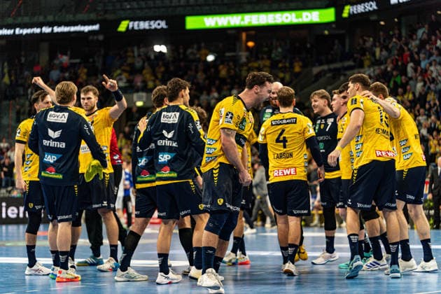20 02 2026, xdaymx, Handball Daikin HBL, Rhein Neckar Loewen TBV Lemgo Lippe Dani Baijens exuberantly celebrates the victory against Lemgo Lippe with the team DFL DFB REGULATIONS PROHIBIT ANY USE OF PHOTOGRAPHS as IMAGE SEQUENCES and or QUASI VIDEO Mannheim