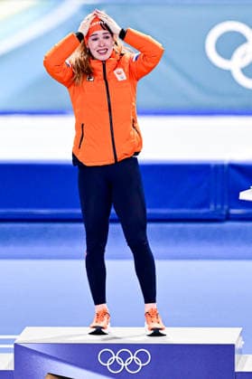 Speed skating, Eisschnelllauf Women s 1500m Awards, RIJPMA-de JONG Antoinette (NED) first place, Speed Skating awards, during Victory Ceremony, at the Olympic Winter games, Winterspiele,Spiele, Summer games Milano Cortina 2026, at Milano Speed Skating Stadium, on February 20, 2026 in Milan, Italy. Noxthirdxpartyxsales  aflo_320658535
