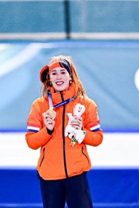 Speed skating, Eisschnelllauf Women s 1500m Awards, RIJPMA-de JONG Antoinette (NED) first place, Speed Skating awards, during Victory Ceremony, at the Olympic Winter games, Winterspiele,Spiele, Summer games Milano Cortina 2026, at Milano Speed Skating Stadium, on February 20, 2026 in Milan, Italy. Noxthirdxpartyxsales  aflo_320658581