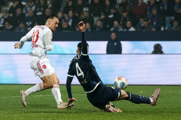 Bochum, Germany, 20 02 26, Julian Justvan 1 FC Nuernberg and Erhan Masovic VfL Bochum in a duel during the match of the 2 Bundesliga between VfL 1848 Bochum 1 FC Nuernberg at the Vonovia Ruhrstadion in Bochum Photo by Joachim Bywaletz DFB DFL REGULATIONS PROHIBIT ANY USE OF PHOTOGRAPHS AS IMAGE SEQUENCES AND OR QUASI VIDEO Copyright: JoachimxBywaletz xJB-Sportfoto
