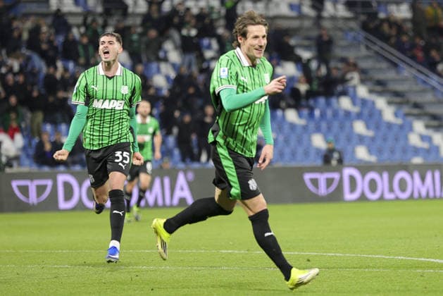 CALCIO - Serie A - US Sassuolo vs Hellas Verona FC Andrea Pinamonti of US Sassuolo celebrates after scoring during US Sassuolo vs Hellas Verona, 26Â° Serie A Enilive 2025-26 game at Mapei stadium - Citta del Tricolore in Reggio nell Emilia (RE), Italy, on February 20, 2026. Reggio Emilia Italy  Copyright: xIPAxSport ABACAx
