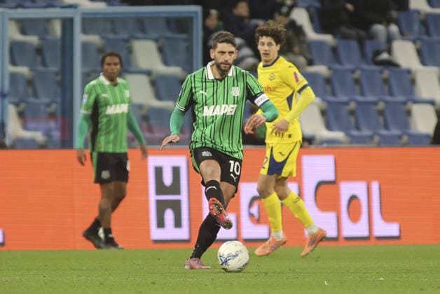 Domenico Berardi of US Sassuolo play the ball during US Sassuolo vs Hellas Verona, 26Â° Serie A Enilive 2025-26 game at Mapei stadium - Citta del Tricolore in Reggio nell Emilia (RE), Italy, on February 20, 2026.  Copyright: xDavidexCasentini IPAxSportx xipa-agency.netx xx IPA_71794752 IPA_Agency_IPA71794752