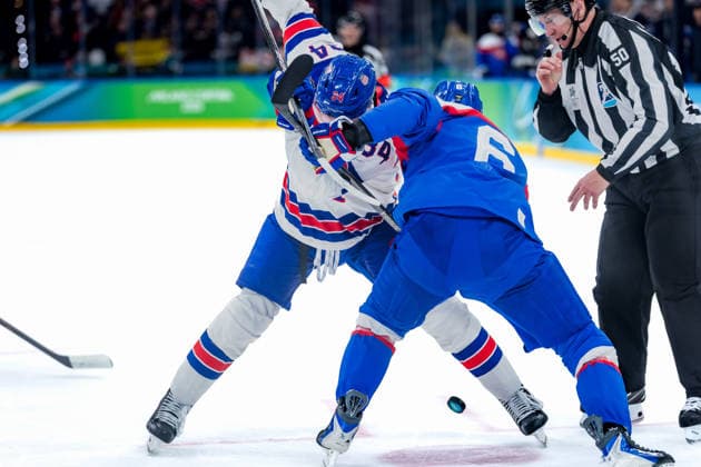 OLYMPICS - Winter Olympic Games, Olympische Spiele, Olympia, OS Milano Cortina 2026 MILAN,ITALY,20.FEB.26 - OLYMPICS, Ice hockey, Eishockey - Winter Olympic Games Milano Cortina 2026, semifinal, USA vs Slovakia, men. Image shows Auston Matthews (USA) and Lukas Cingel (SVK).  GEPAxpictures xMatthiasxTrinkl