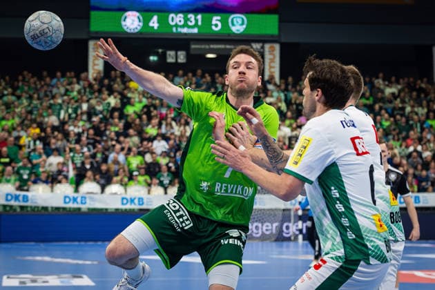 20 02 2026, xovx, Handball Daikin Handball Bundesliga, HSG Wetzlar SC DHfK Leipzig v l Dominik Mappes HSG Wetzlar , Dean Bombac SC DHfK Leipzig , William Bogojevic SC DHfK Leipzig Wetzlar Buderus Arena Hessen Germany EN