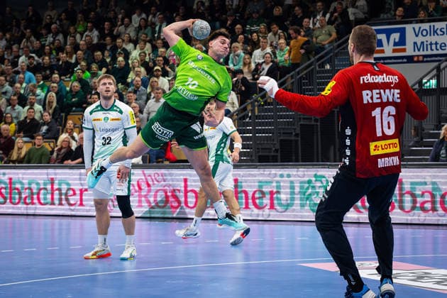 20 02 2026, xovx, Handball Daikin Handball Bundesliga, HSG Wetzlar SC DHfK Leipzig v l Franz Semper SC DHfK Leipzig , Josip Simic HSG Wetzlar , Lucas Krzikalla SC DHfK Leipzig , Tomas Mrkva SC DHfK Leipzig Wetzlar Buderus Arena Hessen Germany EN