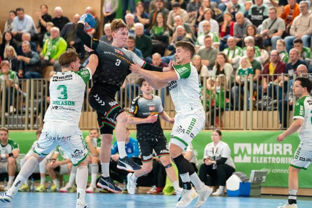 Handball I Men I Season 2025 2026 I 2 Bundesliga I 20 Matchday I HC Oppenweiler Backnang TUSEM Essen I 20 02 2026 Felix Mart 3, TUSEM Essen in the throw, defended by Tjörvi Tyr Gislason 3, HC Oppenweiler Backnang and Nick Fröhlich 10, HC Oppenweiler Backnang Backnang Murrtal Arena Baden Württemberg Germany Copyright: xLobeca MaxxPetershansx