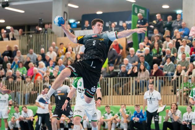 Handball I Men I Season 2025 2026 I 2 Bundesliga I 20 Matchday I HC Oppenweiler Backnang TUSEM Essen I 20 02 2026 Valentin Willner 5, TUSEM Essen im Wurf Backnang Murrtal Arena Baden Württemberg Germany Copyright: xLobeca MaxxPetershansx
